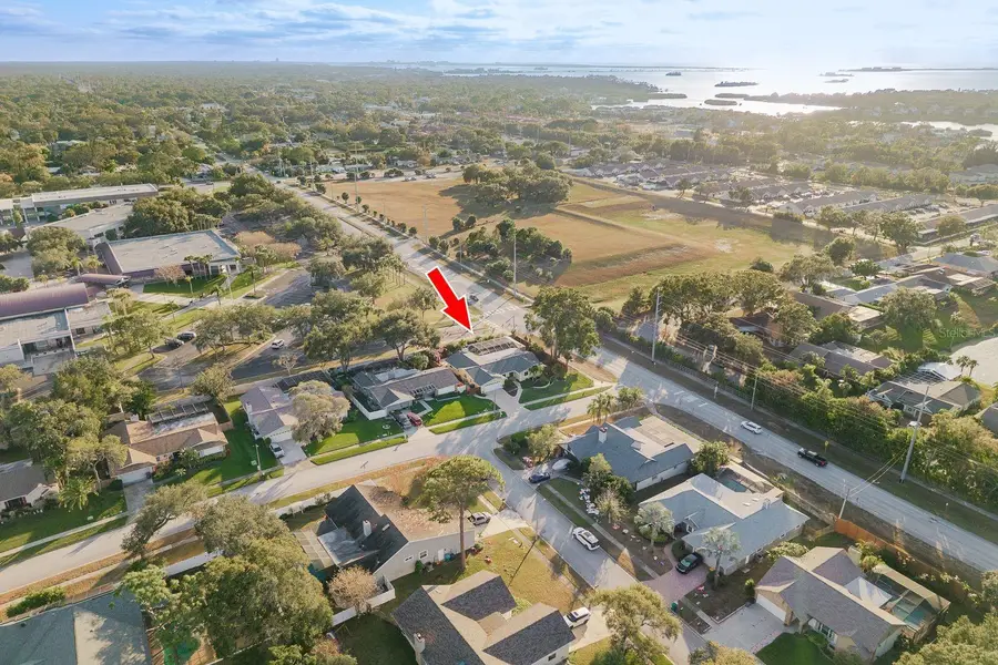 1302 Sutton Place Drive, Palm Harbor, FL 34683 - Image #2