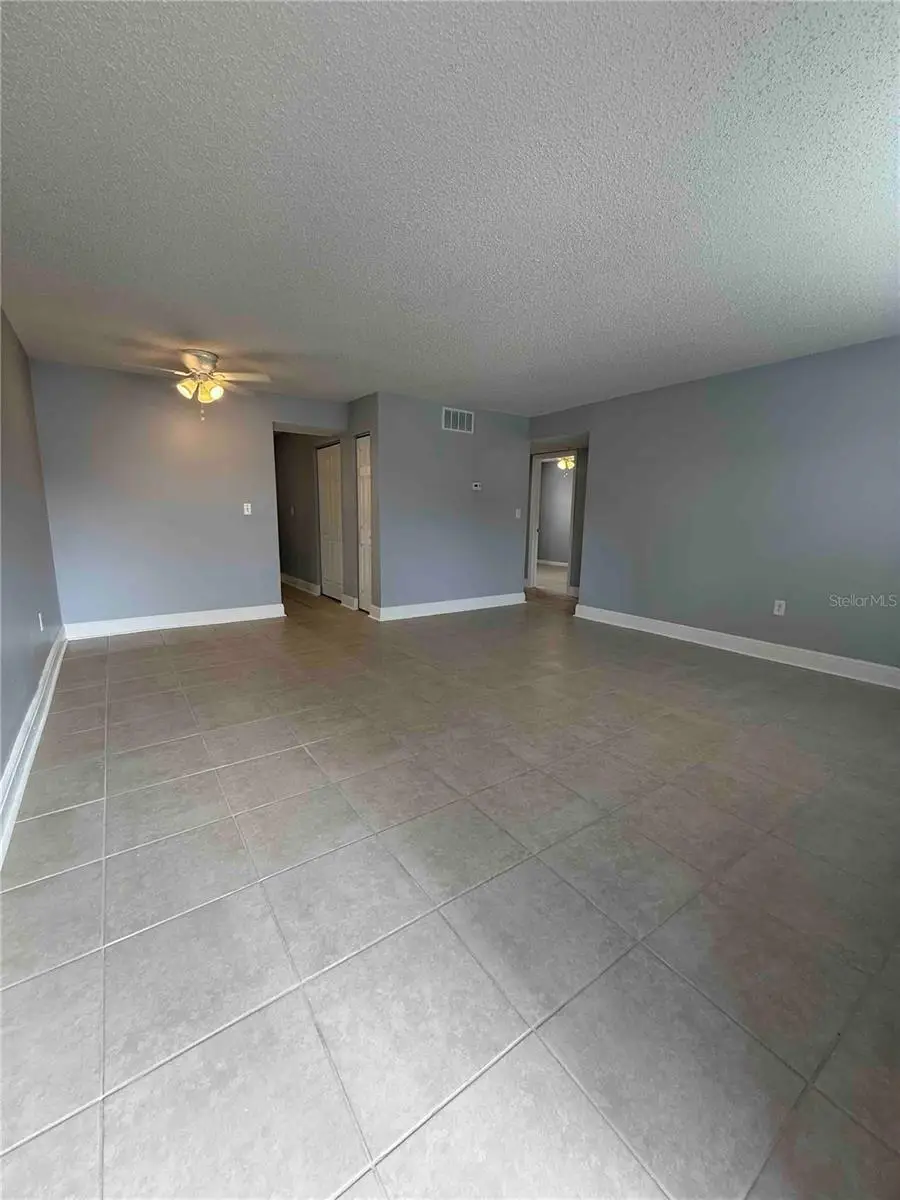 12401 Hibiscus Oak Place #101, Tampa, FL 33612 - Image #3
