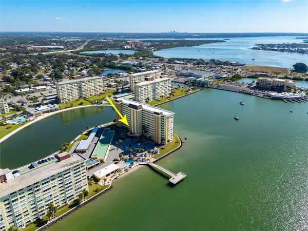 4775 Cove Circle #203, ST PETERSBURG, FL 33708