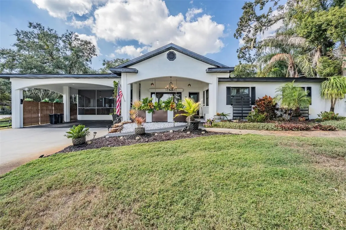 302 Whitcomb Boulevard, Tarpon Springs, FL 34689 - Image #1