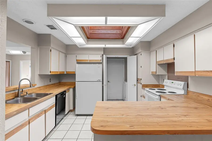 13905 Lazy Oak Drive, Tampa, FL 33613 - Image #2