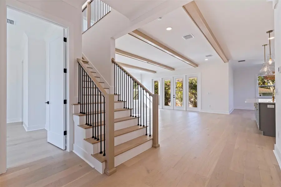 1851 Mississippi Avenue Ne, Saint Petersburg, FL 33703 - Image #3