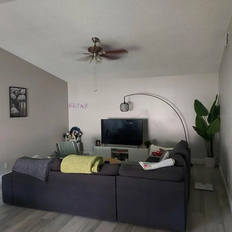 2008 Gregory Drive, Tampa, FL 33613 - Image #2