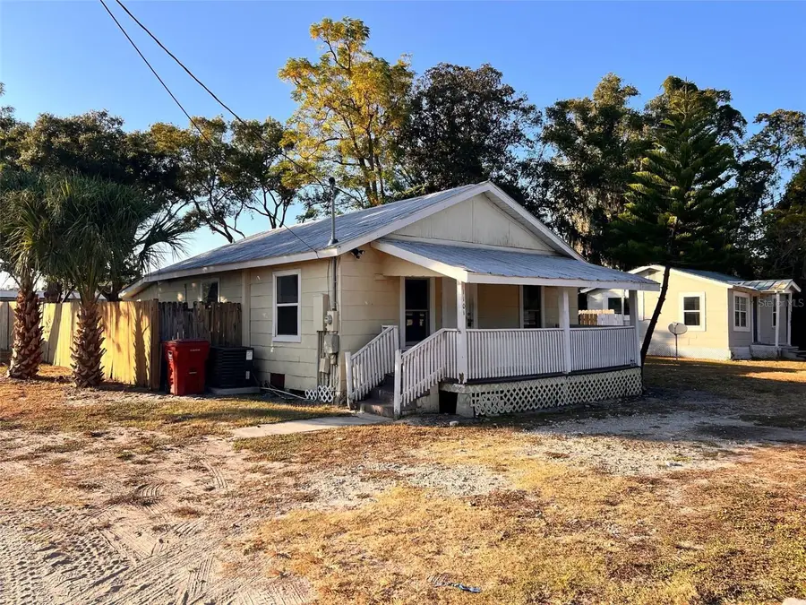 1101 N Shannon Avenue, Plant City, FL 33563 - Image #2