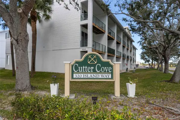 320 Island Way #605, CLEARWATER BEACH, FL 33767