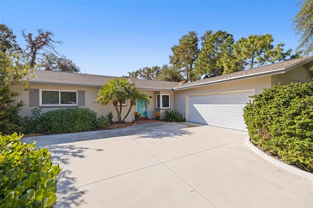 236 58th Avenue S, Saint Petersburg, FL 33705 - Image #1