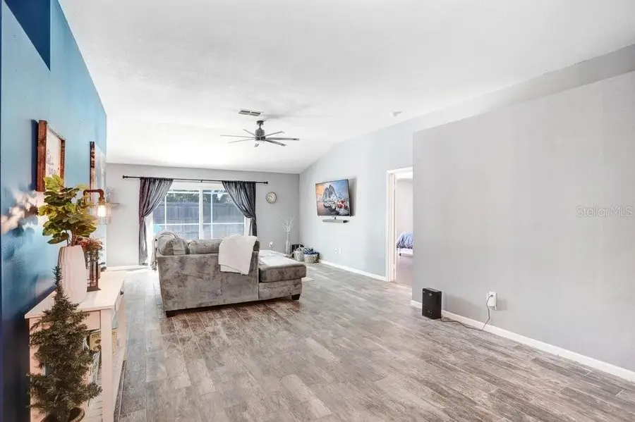 2027 Darlington Oak Drive, Seffner, FL 33584 - Image #3