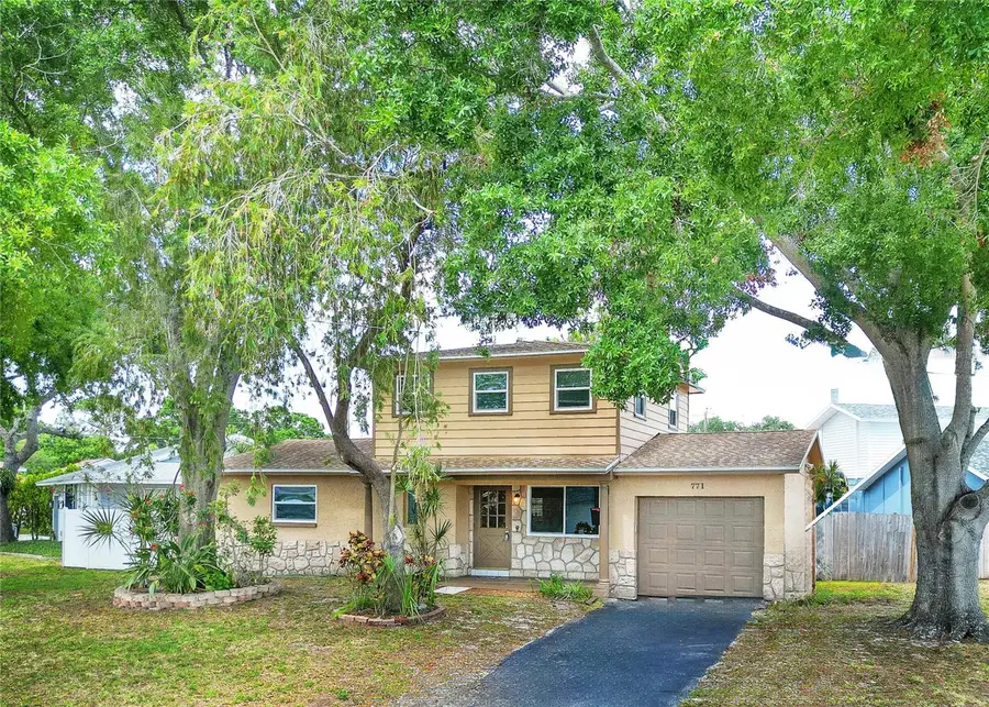 771 Murphy Avenue N, Saint Petersburg, FL 33703 - Image #2