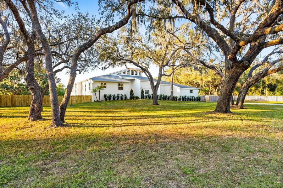 9871 Lakeview Drive, New Port Richey, FL 34654 - Image #3