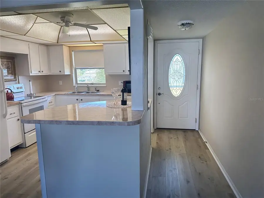 4725 Cove #309, Saint Petersburg, FL 33708 - Image #3