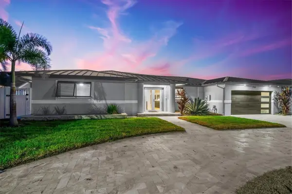 330 Leeward Island, CLEARWATER BEACH, FL 33767