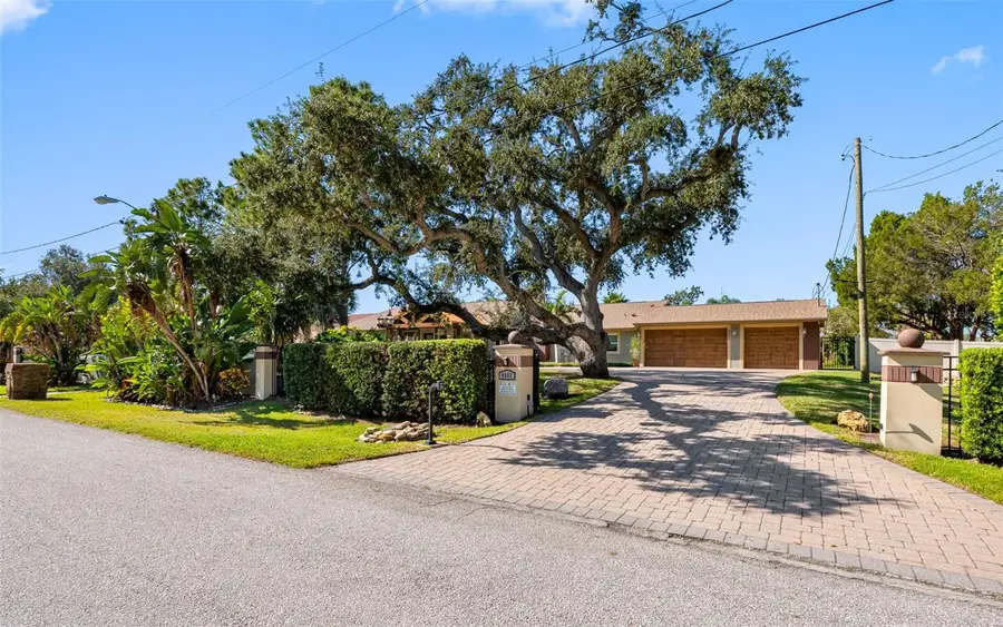 4852 Troydale Road, Tampa, FL 33615 - Image #2