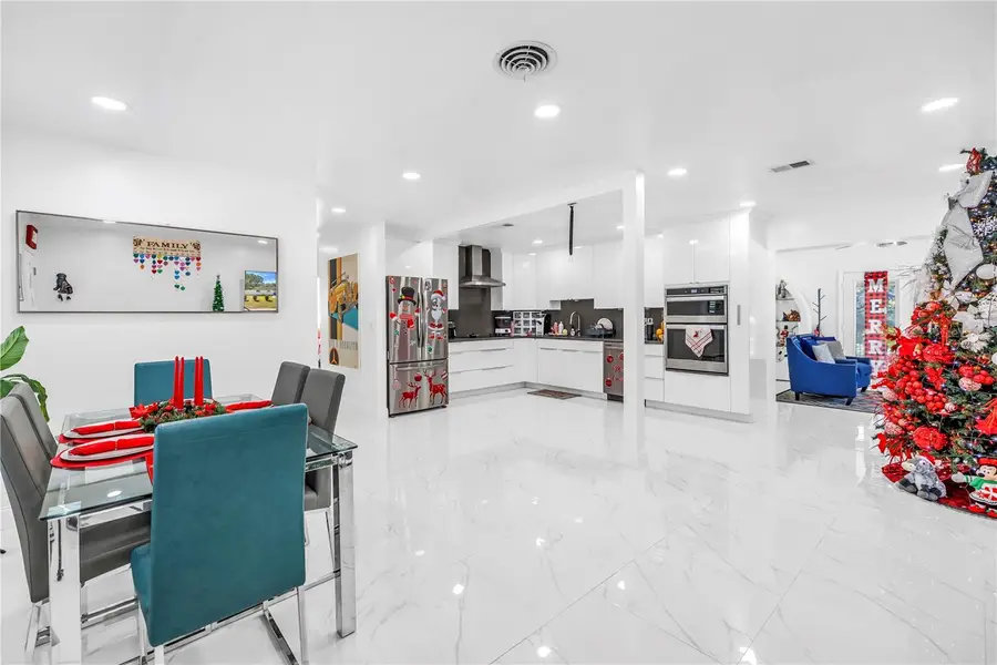 13216 Forest Hills Drive, Tampa, FL 33612 - Image #3