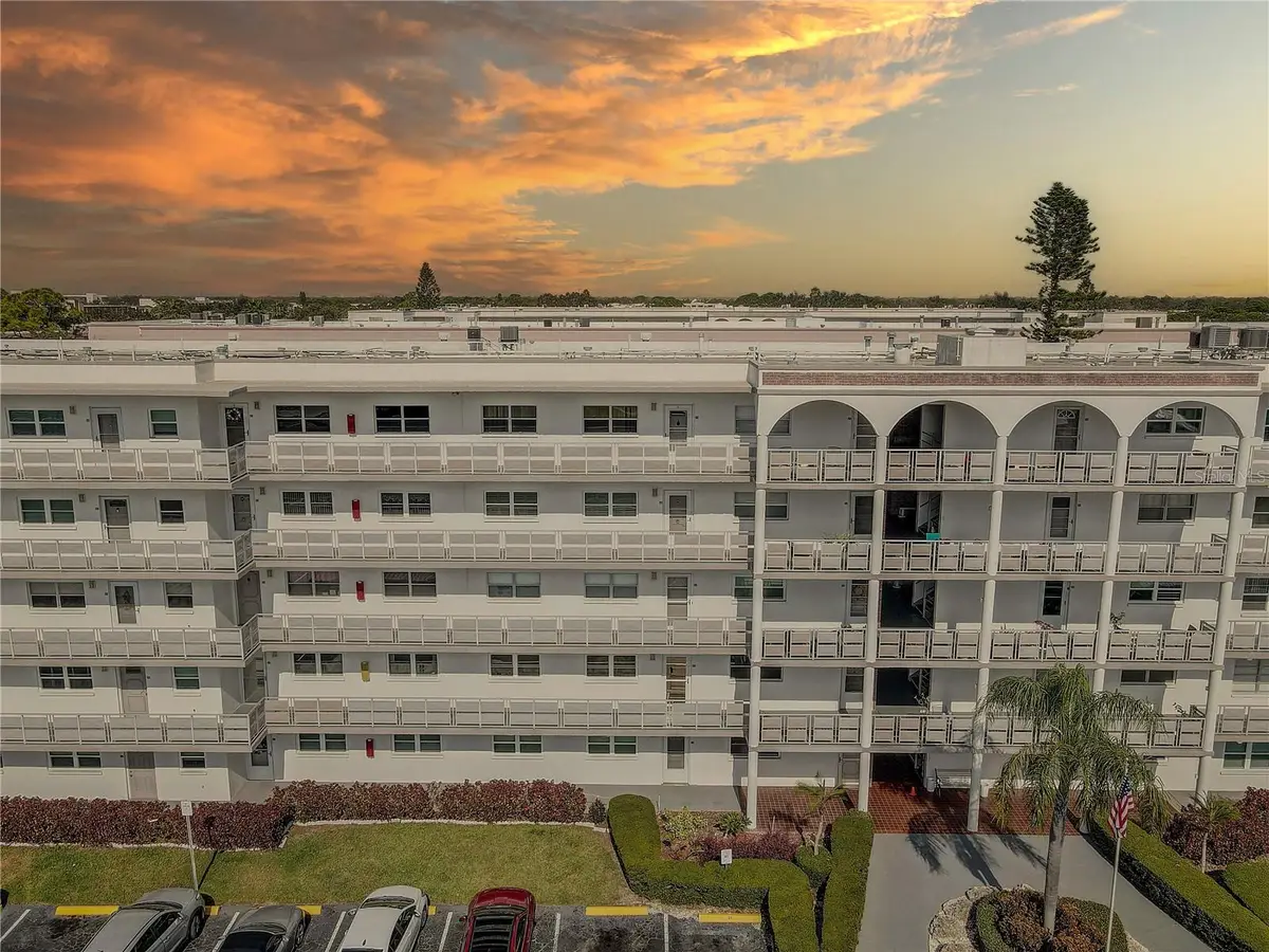 5501 80th Street N #406, Saint Petersburg, FL 33709 - Image #1