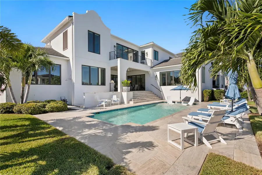 1934 Hawaii Avenue Ne, Saint Petersburg, FL 33703 - Image #2