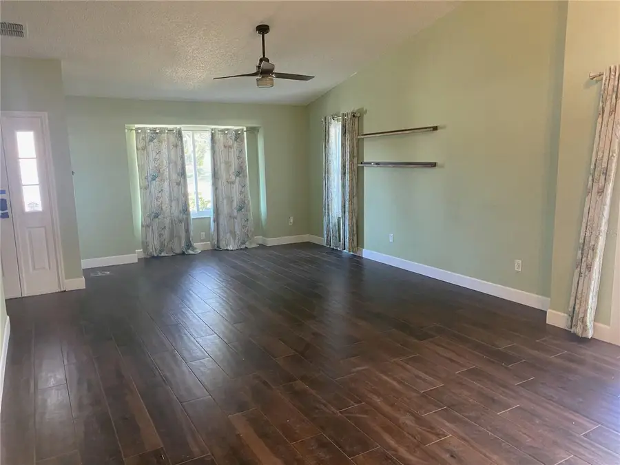 525 Feather Tree Drive, Clearwater, FL 33765 - Image #2