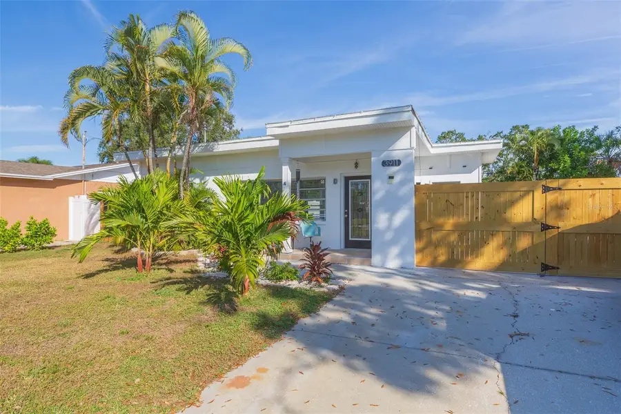 3911 Helena Street Ne, Saint Petersburg, FL 33703 - Image #2