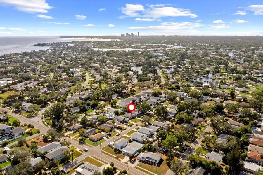 1758 Maryland Avenue Ne, Saint Petersburg, FL 33703 - Image #2