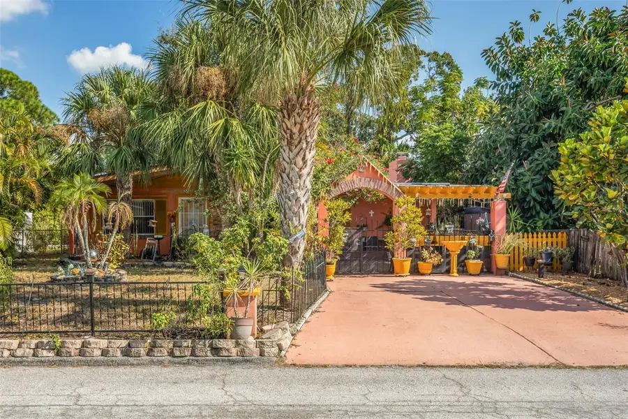 305 N Lauber Way, Tampa, FL 33609 - Image #2