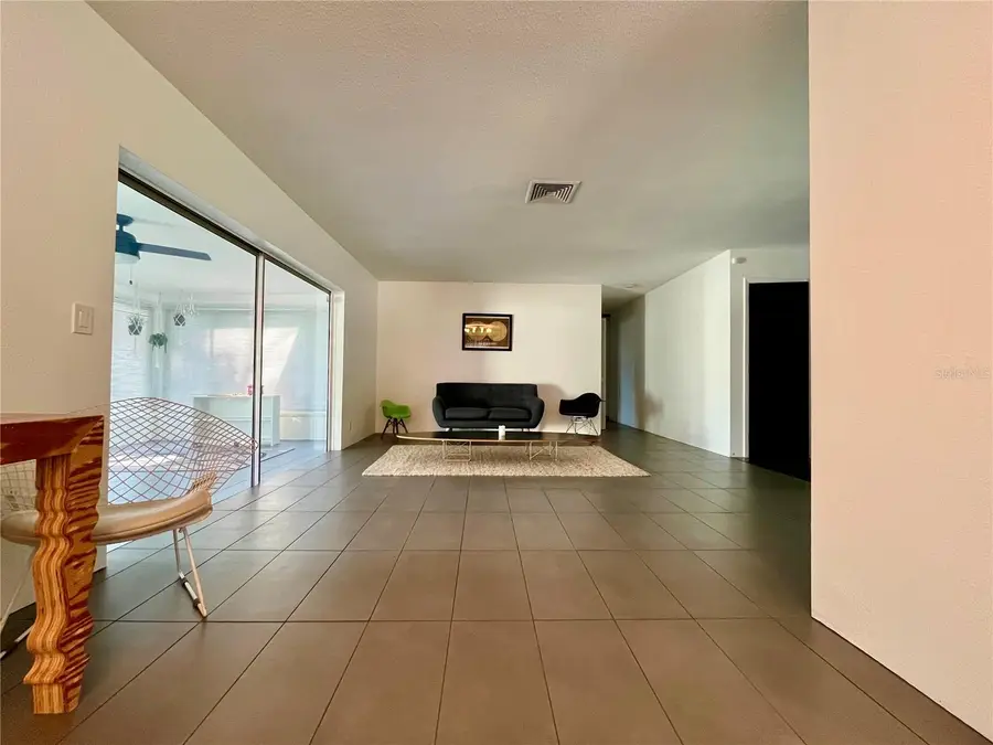 1945 68th Avenue S, Saint Petersburg, FL 33712 - Image #2