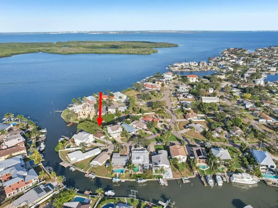 1739 Bayou Grande Boulevard Ne, Saint Petersburg, FL 33703 - Image #3