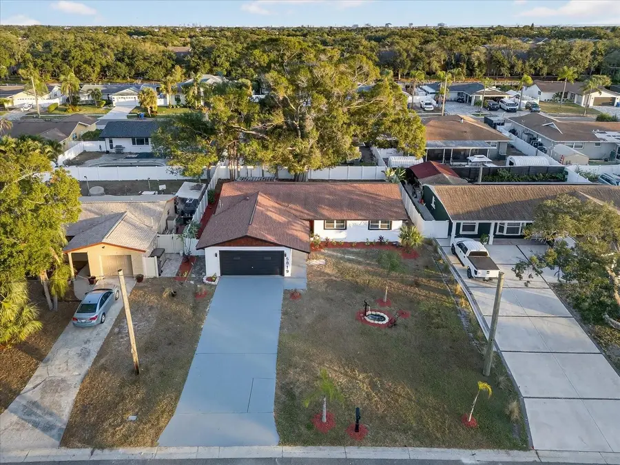 5819 Tampa Shores Boulevard, Tampa, FL 33615 - Image #3