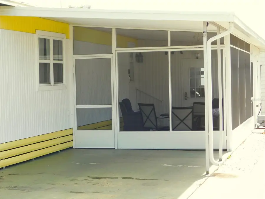 37320 8th Avenue, Zephyrhills, FL 33542 - Image #2