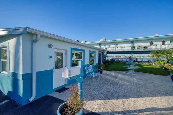 16 Paradise Lane #101, ST PETERSBURG, FL 33706