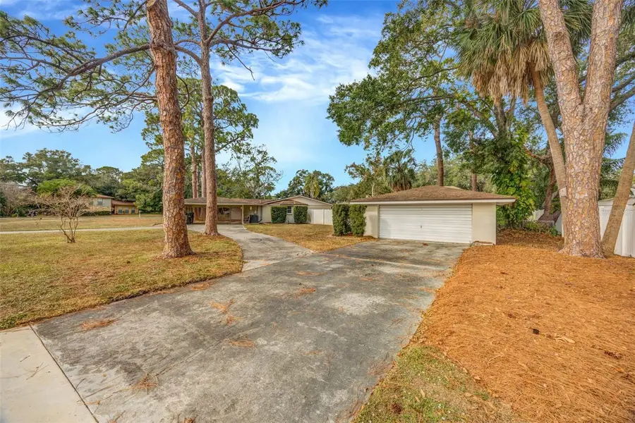 8306 W Forest Circle, Tampa, FL 33615 - Image #2
