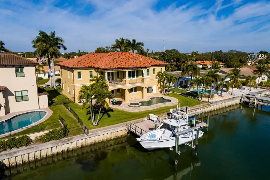 1976 Kansas Avenue Ne, Saint Petersburg, FL 33703 - Image #2