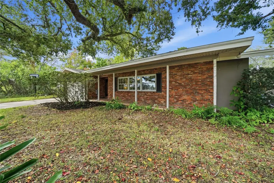 1868 Juarez Way S, Saint Petersburg, FL 33703 - Image #3