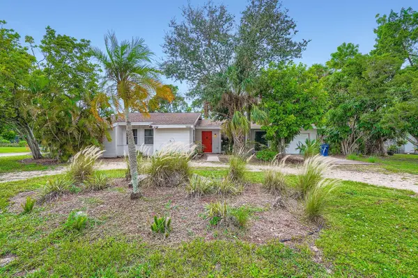 7222 Meadowbrook Drive, SARASOTA, FL 34243