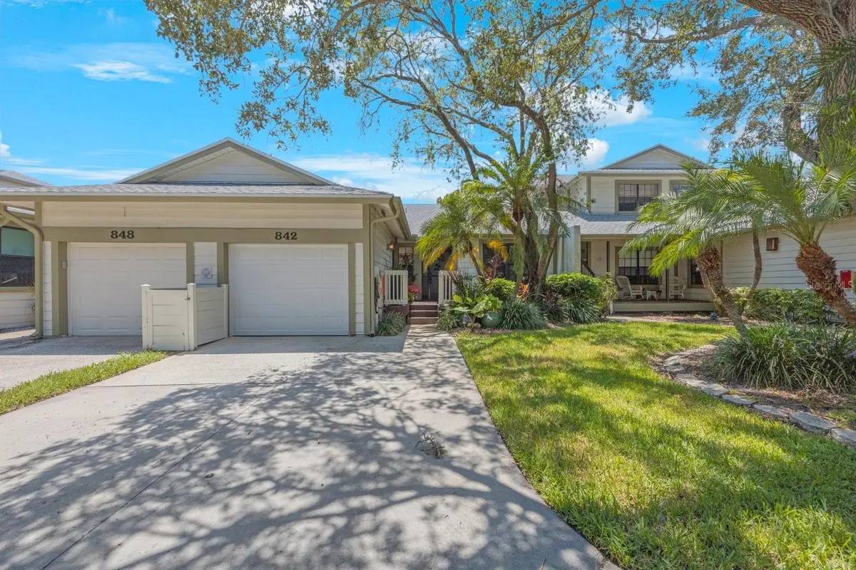 842 Amelia Court Ne, Saint Petersburg, FL 33702 - Image #1