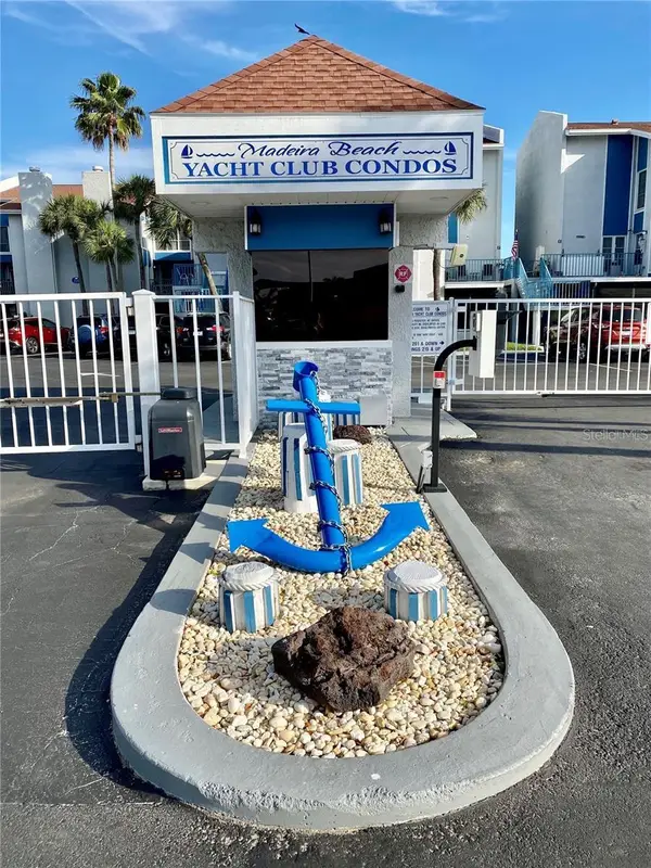 165 Medallion Boulevard #C, MADEIRA BEACH, FL 33708