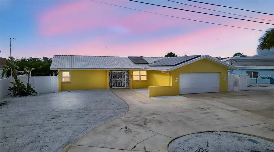 1421 Sea Gull Drive S, Saint Petersburg, FL 33707 - Image #2