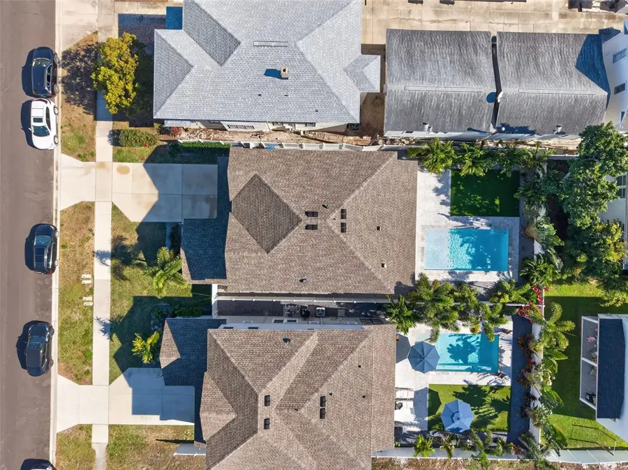 810 32nd Avenue N, Saint Petersburg, FL 33704 - Image #2