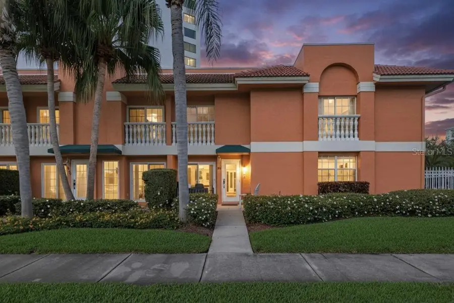 922 N Shore Drive Ne, Saint Petersburg, FL 33701 - Image #2
