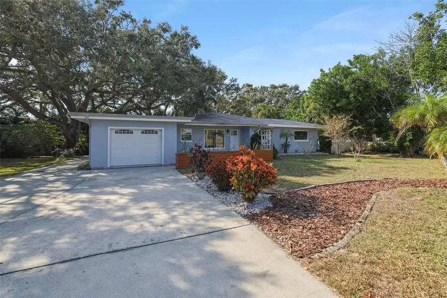 951 Greenway Avenue, Dunedin, FL 34698 - Image #2