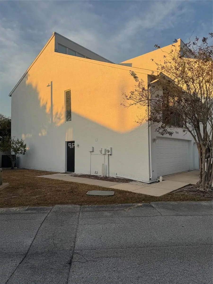 9548 Orange Valley Court, Tampa, FL 33618 - Image #2