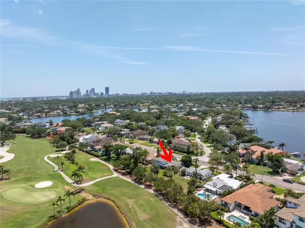 167 Almedo Way Ne, ST PETERSBURG, FL 33704