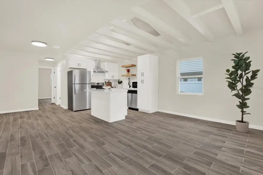 1734 Maryland Avenue Ne, Saint Petersburg, FL 33703 - Image #2