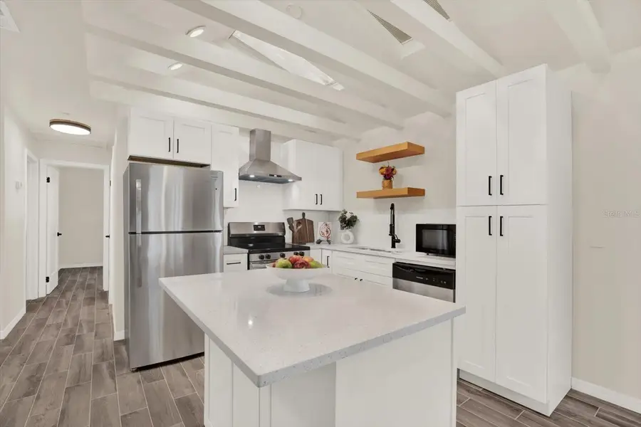 1734 Maryland Avenue Ne, Saint Petersburg, FL 33703 - Image #3