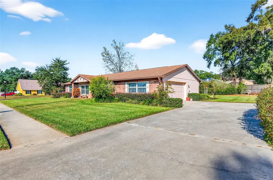 37821 Willingham Avenue, Dade City, FL 33525 - Image #2