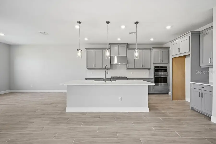 35074 Emberview Drive, Zephyrhills, FL 33541 - Image #2