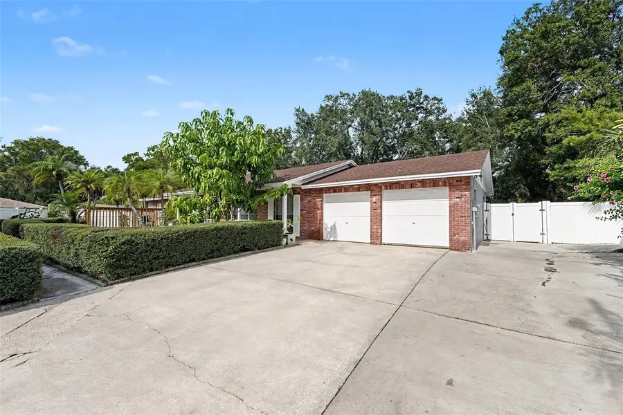 7114 Mintwood Court, Tampa, FL 33615 - Image #2