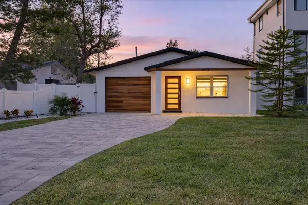 1927 Shore Acres Boulevard Ne, ST PETERSBURG, FL 33703