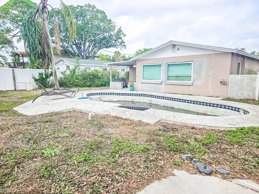 232 84th Avenue Ne, Saint Petersburg, FL 33702 - Image #3