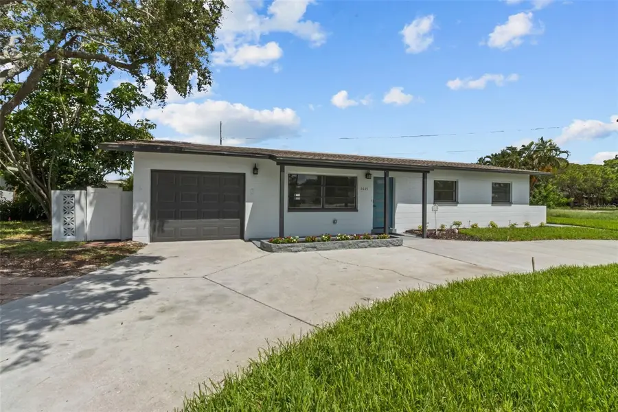 3621 Searobin Drive Se, Saint Petersburg, FL 33705 - Image #2