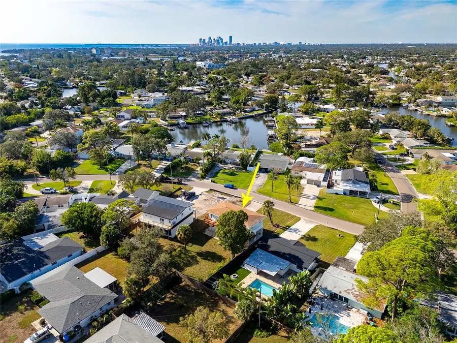 4869 Venetian Boulevard Ne, Saint Petersburg, FL 33703 - Image #2