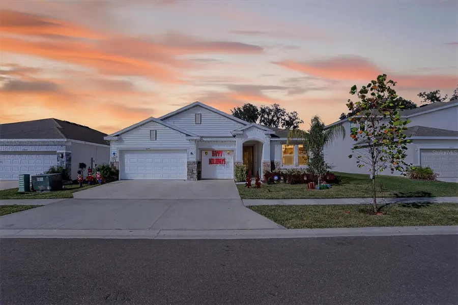 33391 Colburn Creek Way, Wesley Chapel, FL 33545 - Image #2